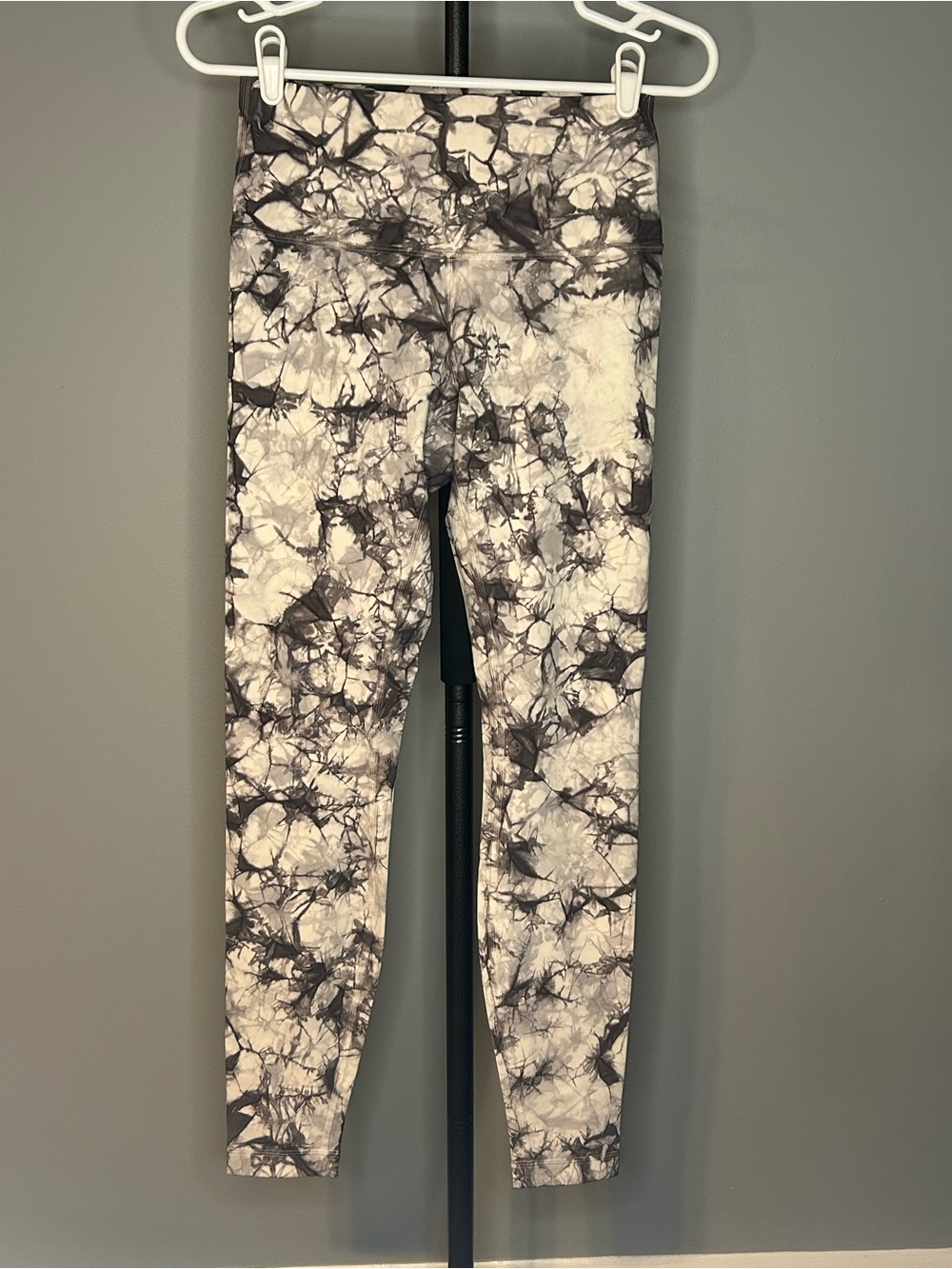 Lululemon Wunder Under HR Tight Dual Shibori Antique White Baltic Grey Size 6